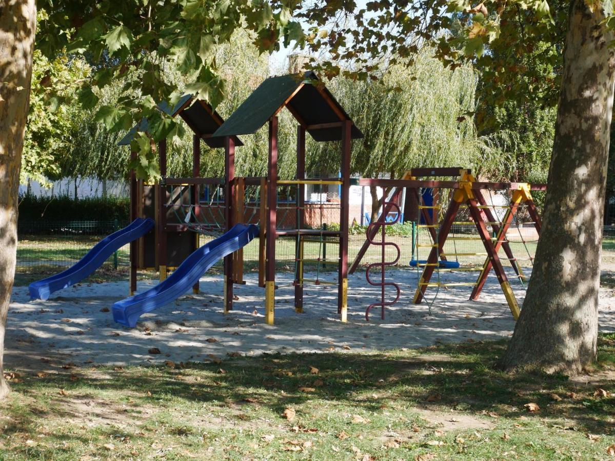 Apartment In Balatonlelle 40765 Екстериор снимка