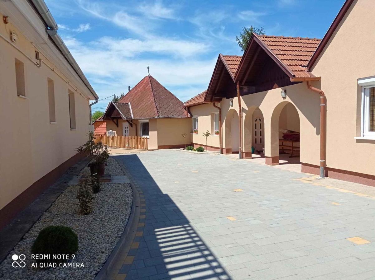 Apartment In Balatonlelle 40765 Екстериор снимка